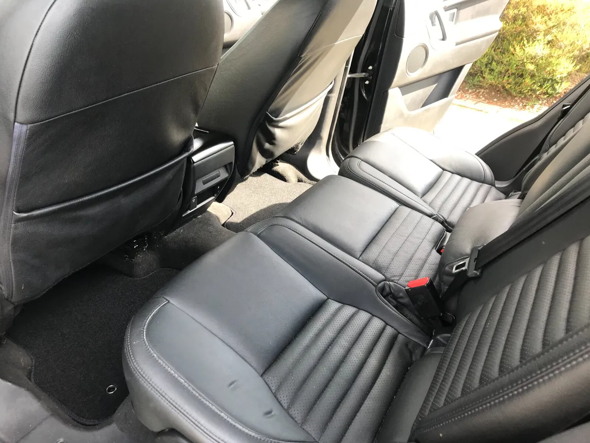151 Land Rover Discovery Sport 2.2 Diesel 7 seater - Image 2
