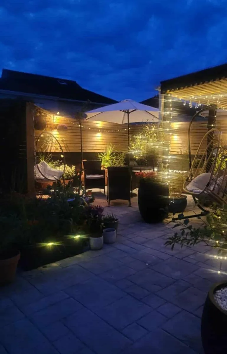 Two islands outdoor living - Image 2