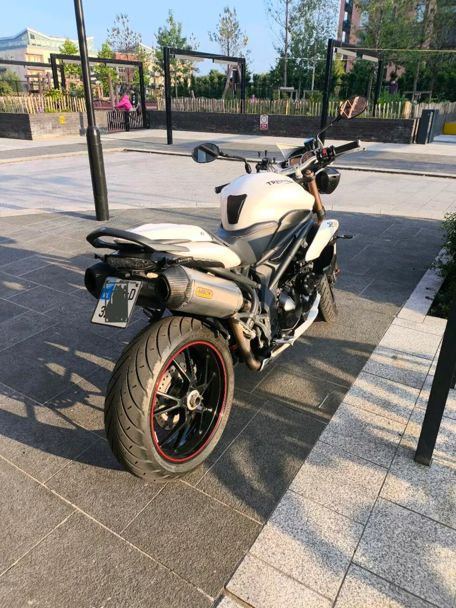 Triumph Speed triple 1050 - Image 2