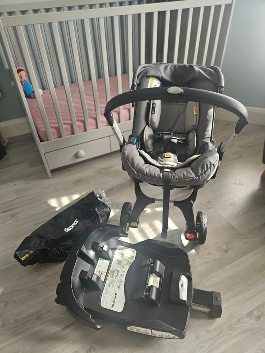 Doona car seat - Image 1