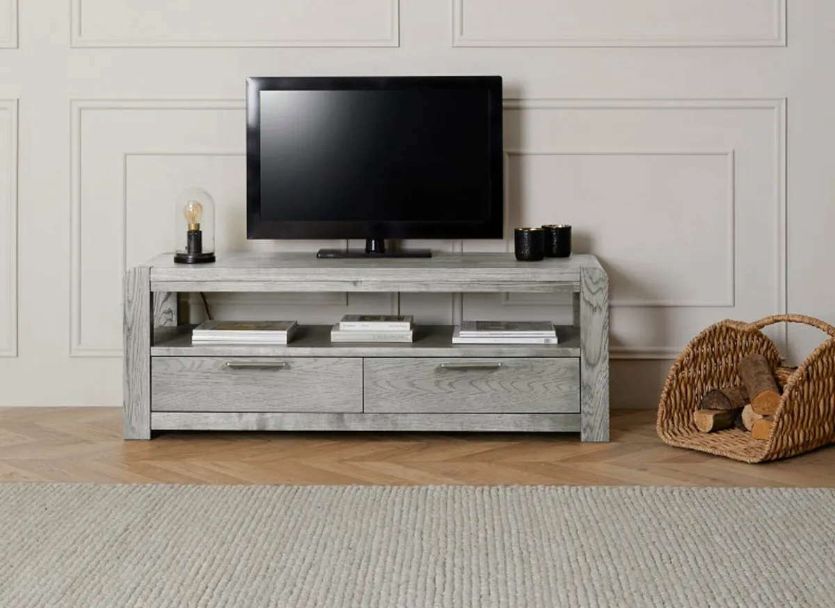 New Amsterdam large Tv unit (Retail €435)