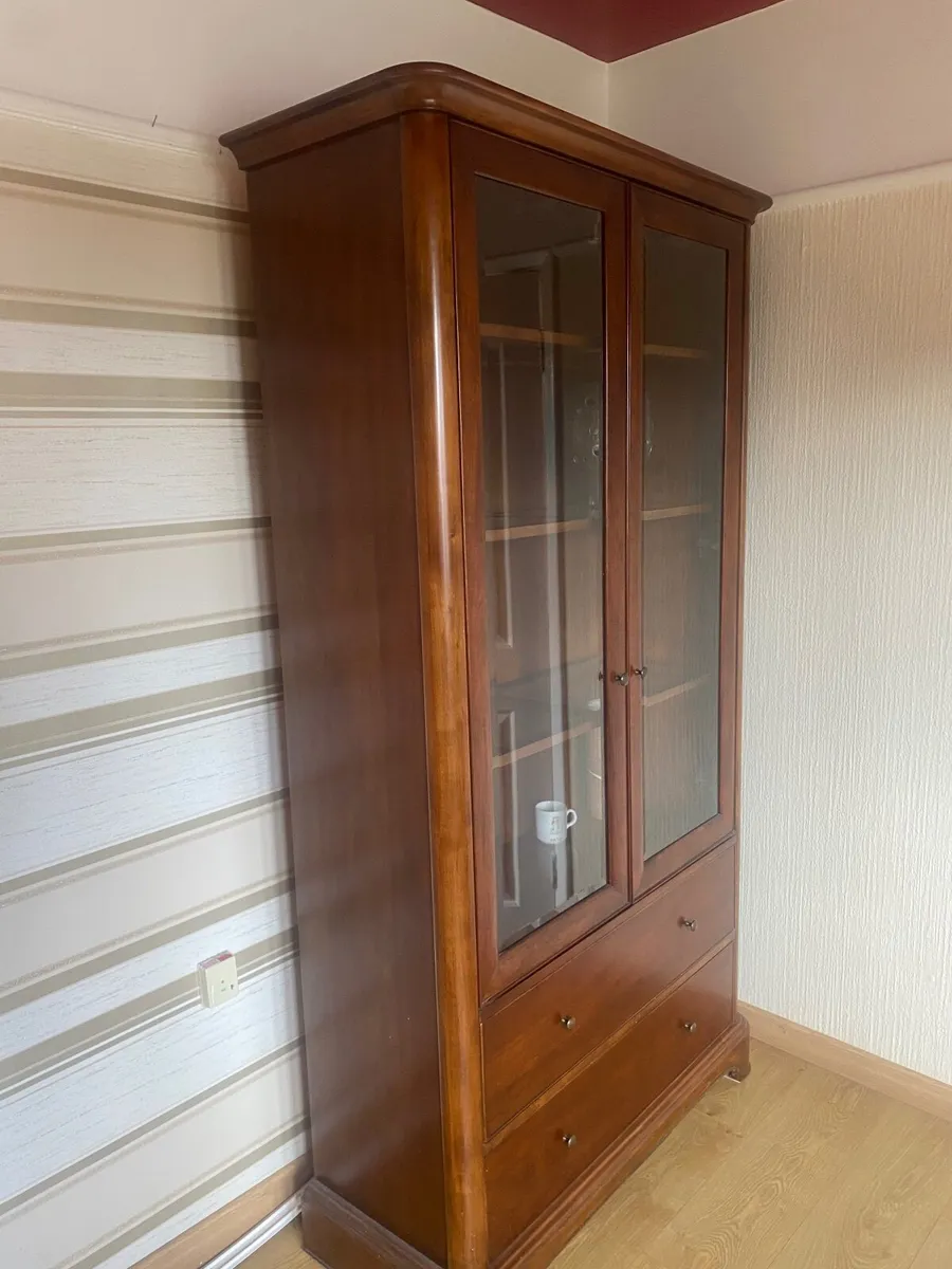 Display Cabinet - Image 2