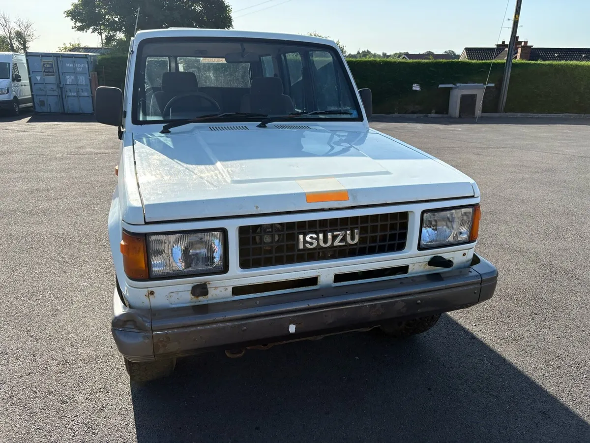 Isuzu.    Trooper - Image 2