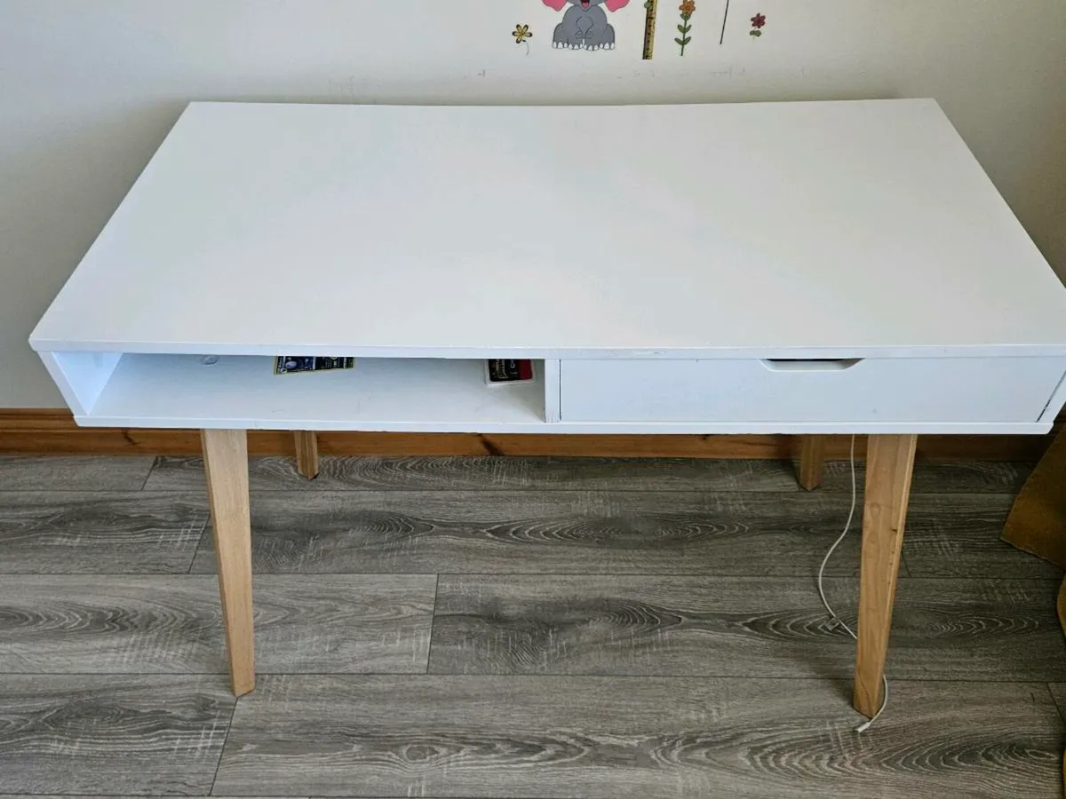 Desk - Image 2