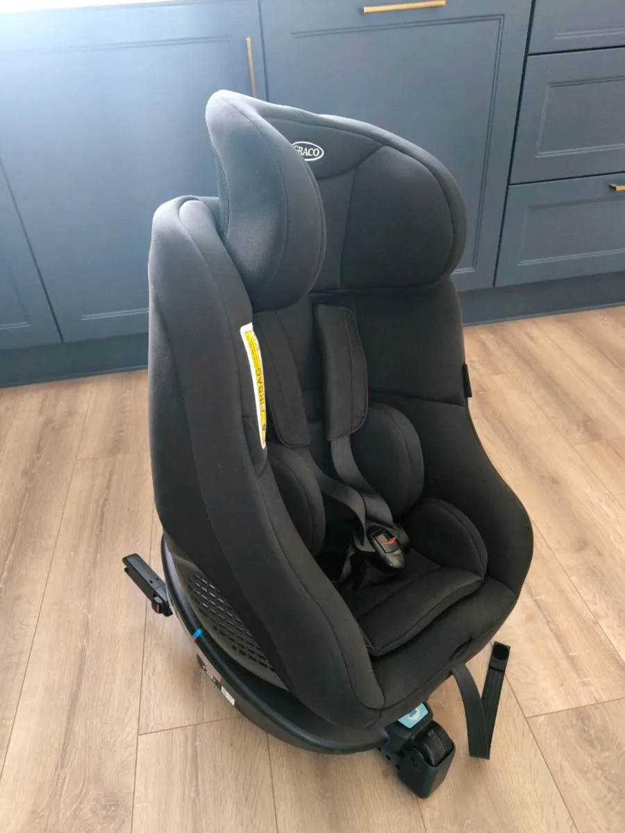 Graco turn2me 360° Car seat (newborn insert incl) - Image 3