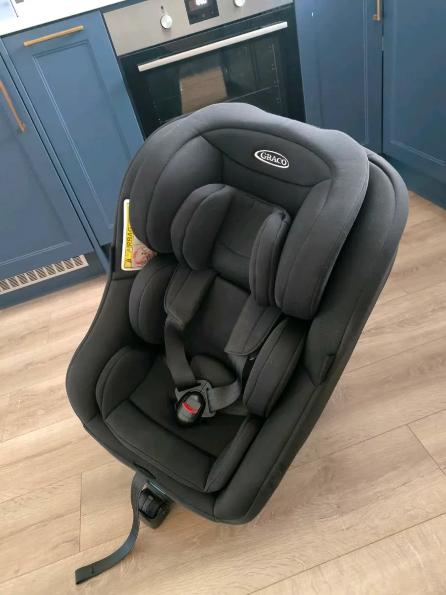 Graco turn2me 360° Car seat (newborn insert incl) - Image 4