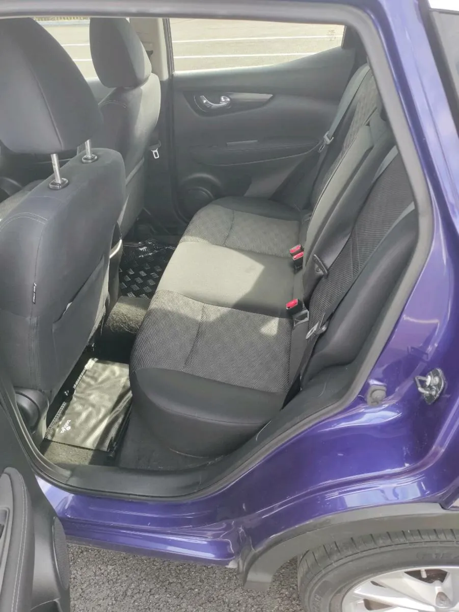 Car - Image 4