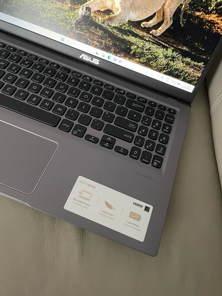 Asus laptop i7 pro 8gb 512 ssd win 11 - Image 2