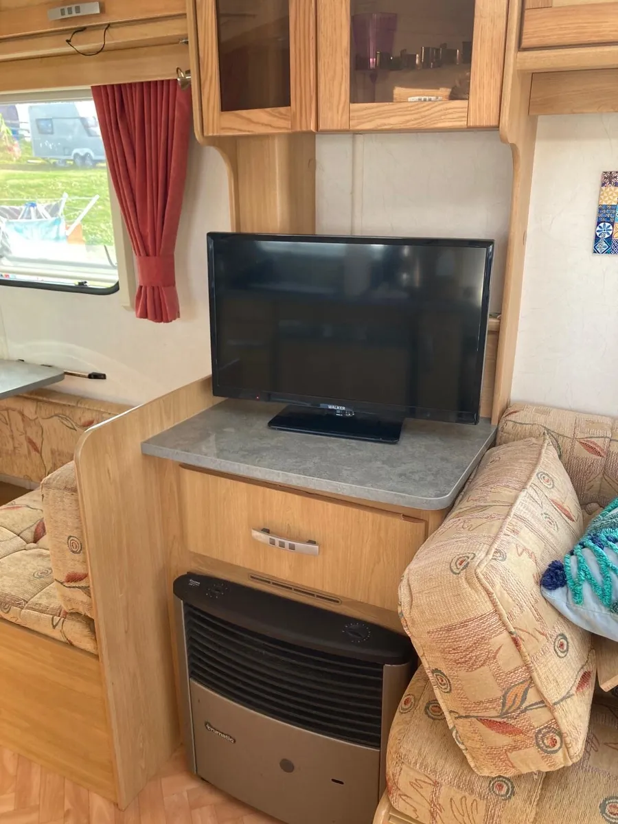 6 Berth Lunar Quasar FB - Image 4