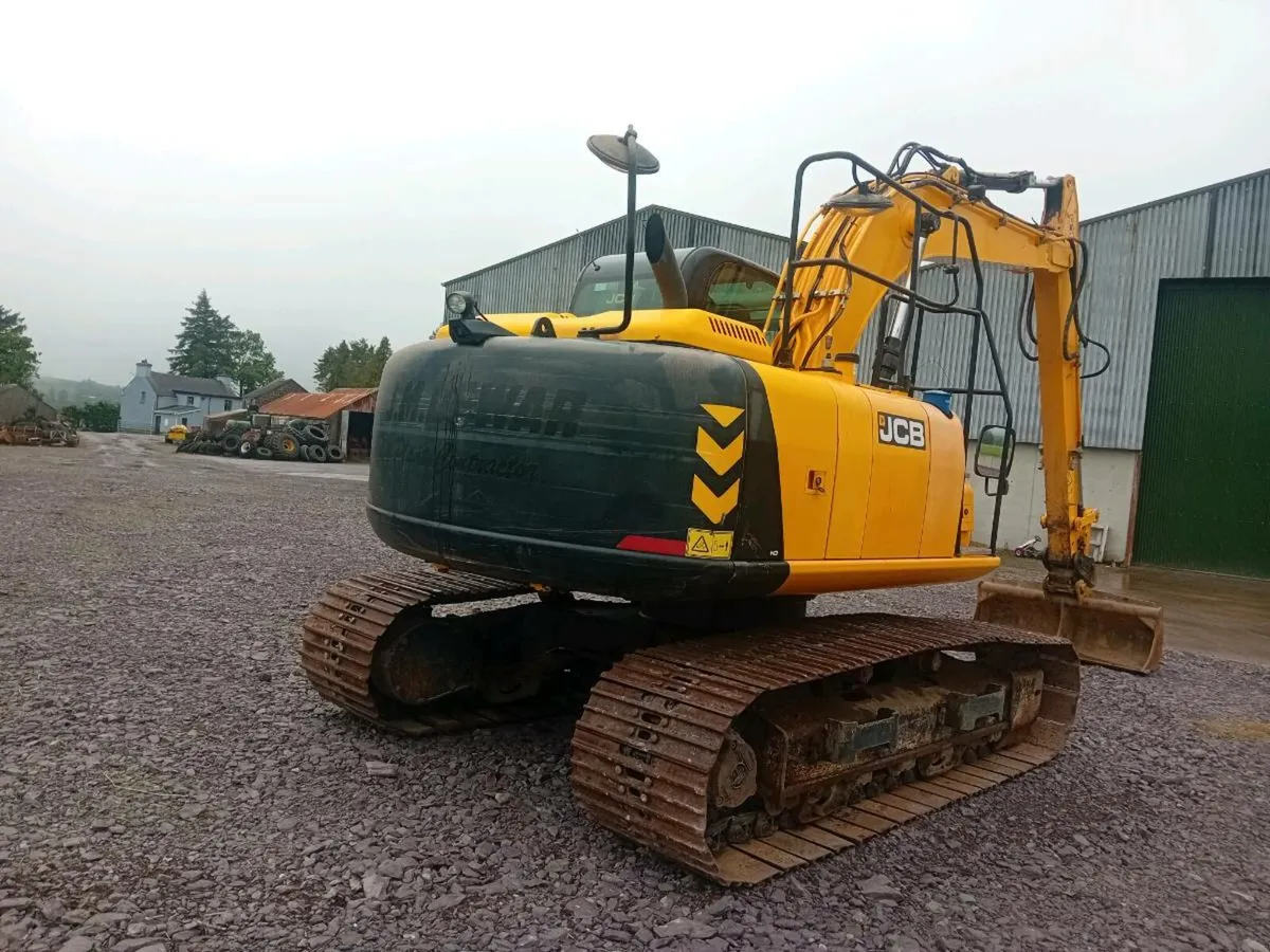 JCB excavator - Image 4