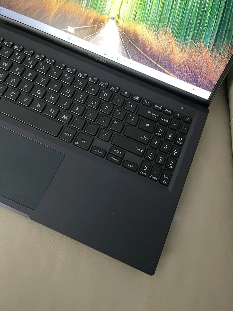 Asus laptop Ryzen 3 8gb 256 win 11 - Image 2