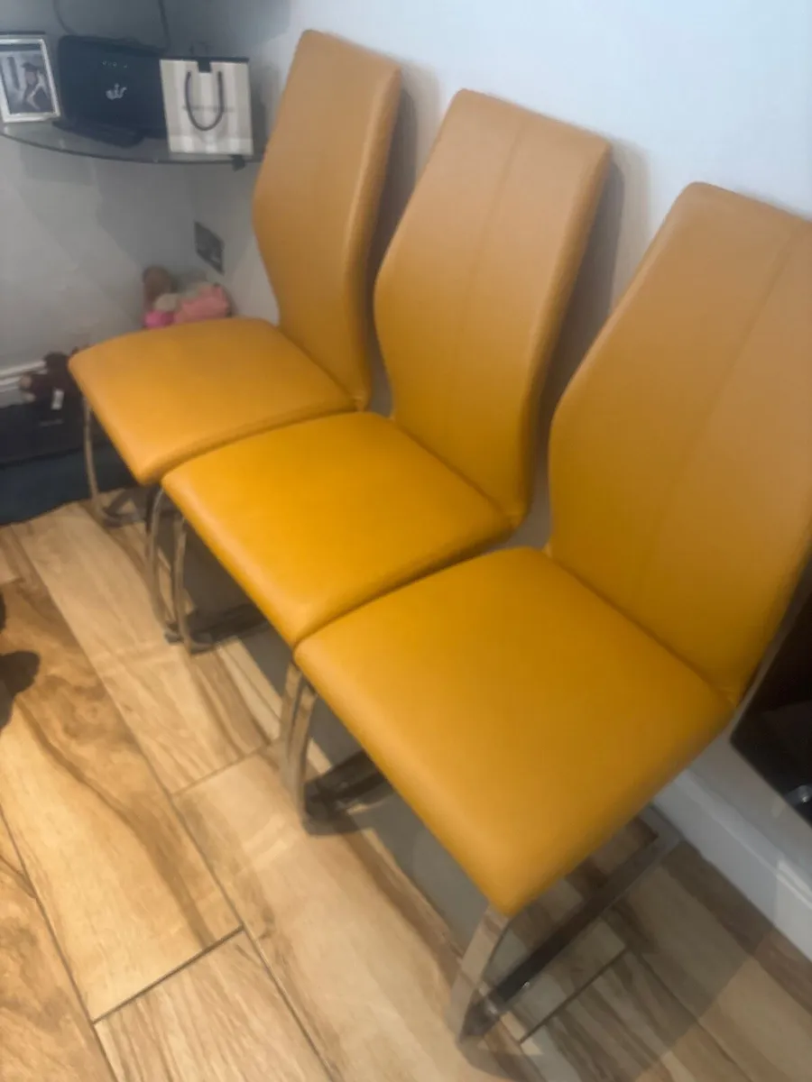 Dining chairs - Image 1