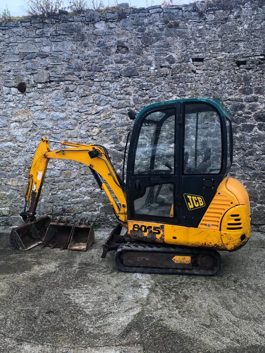 1.5 ton mini digger - Image 1