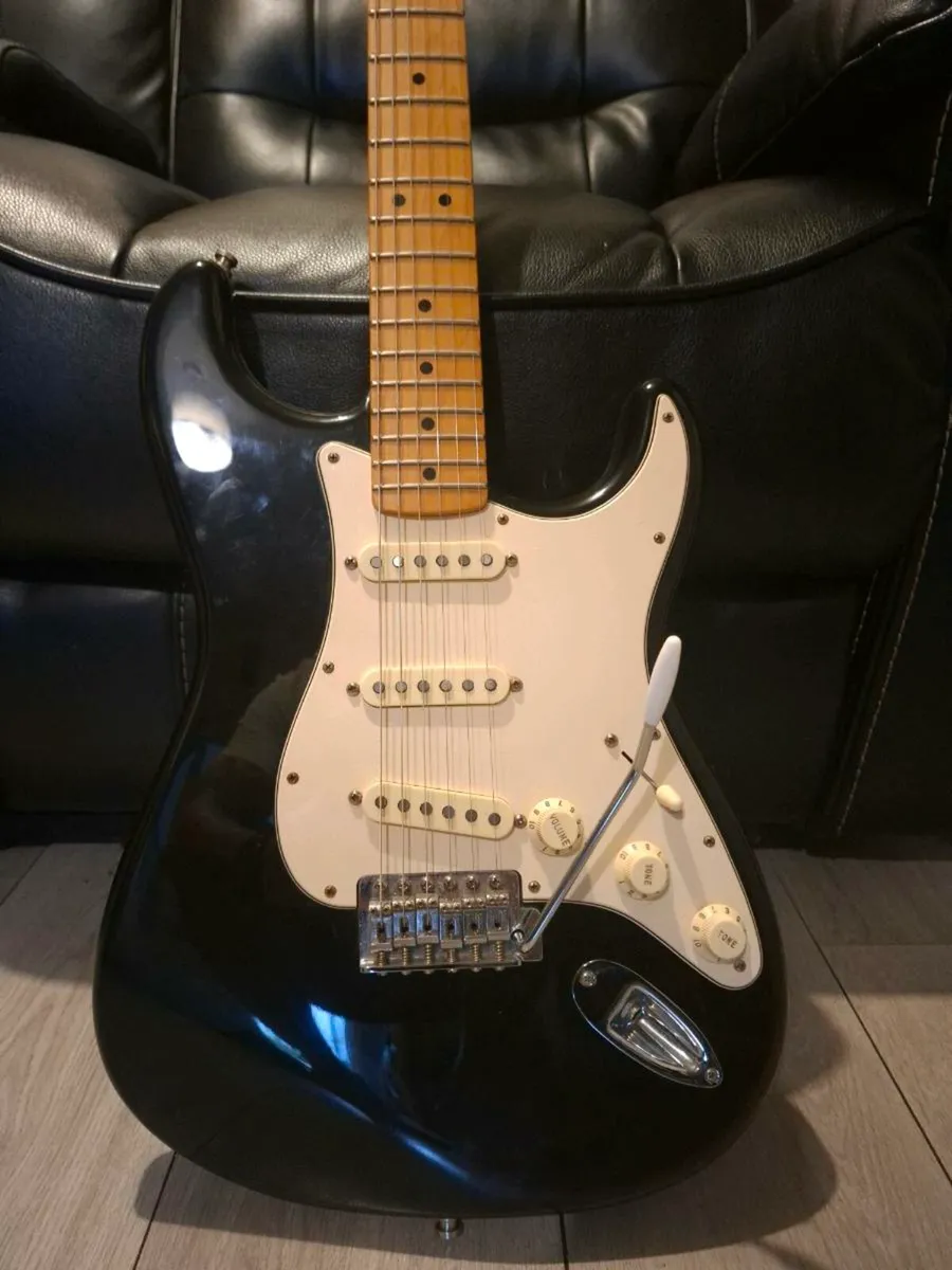 Fender MIM Strat w/Fender USA Pickups - Image 2