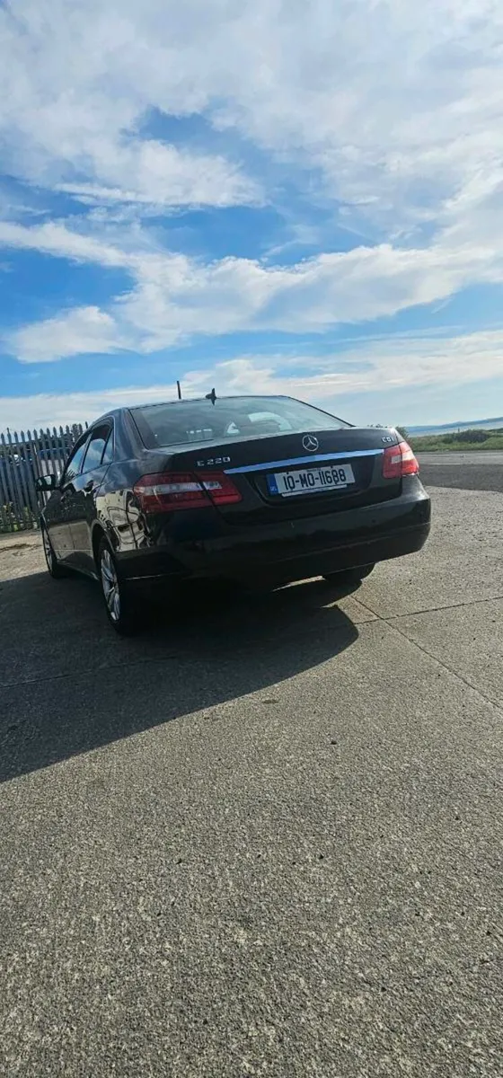 Mercedess Benz E Class 2010 - Image 3