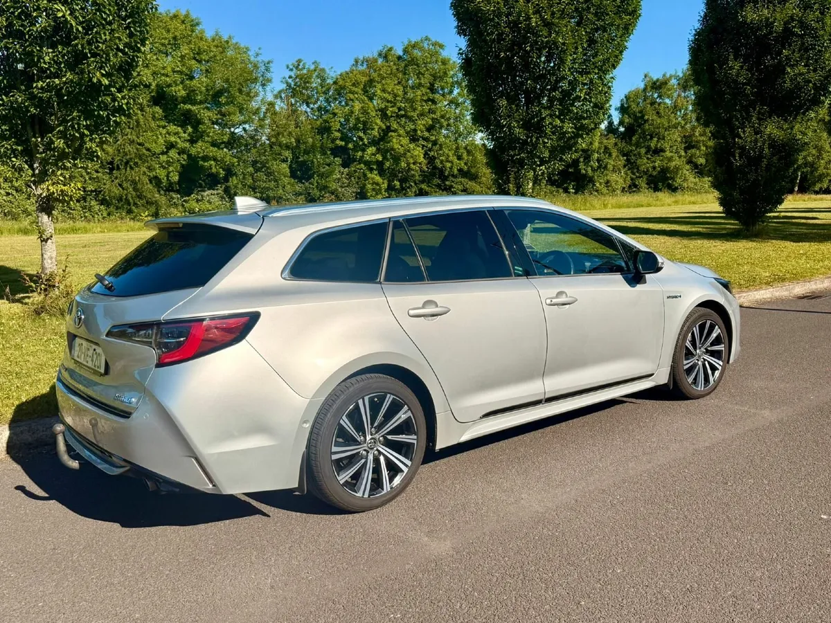 Toyota Corolla Estate Hybrid 2.0L Low Mileage SOL - Image 4