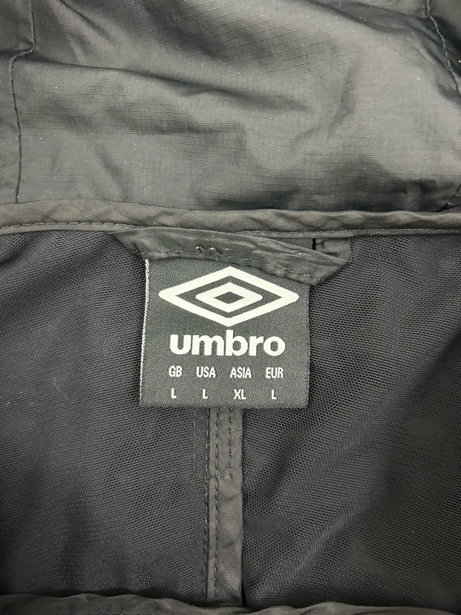 Umbro Dundalk FC Full Zip Jacket Mens Large - Image 4