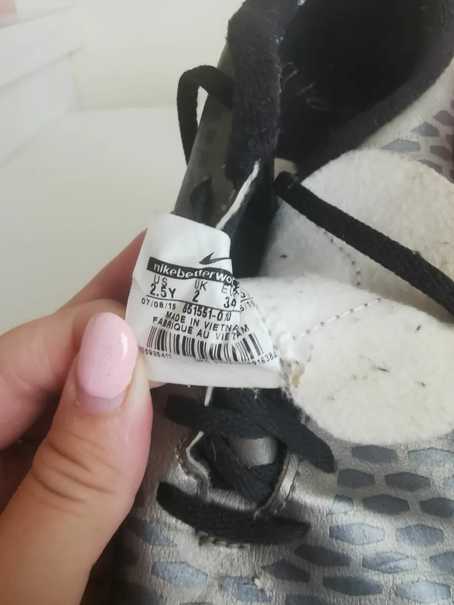 Nike Football Shoes UK Size 2.0 - Image 2