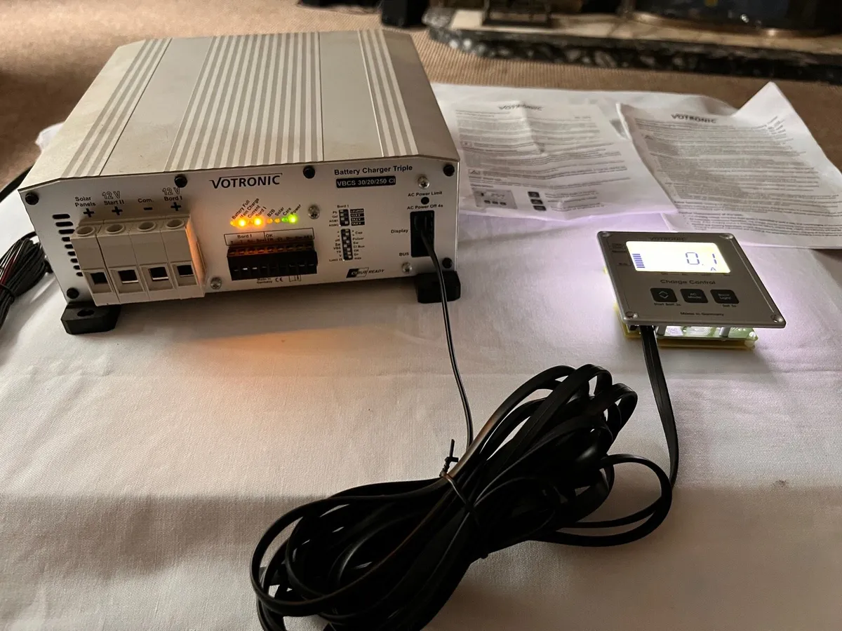 Votronic Battery charger Triple - Image 1
