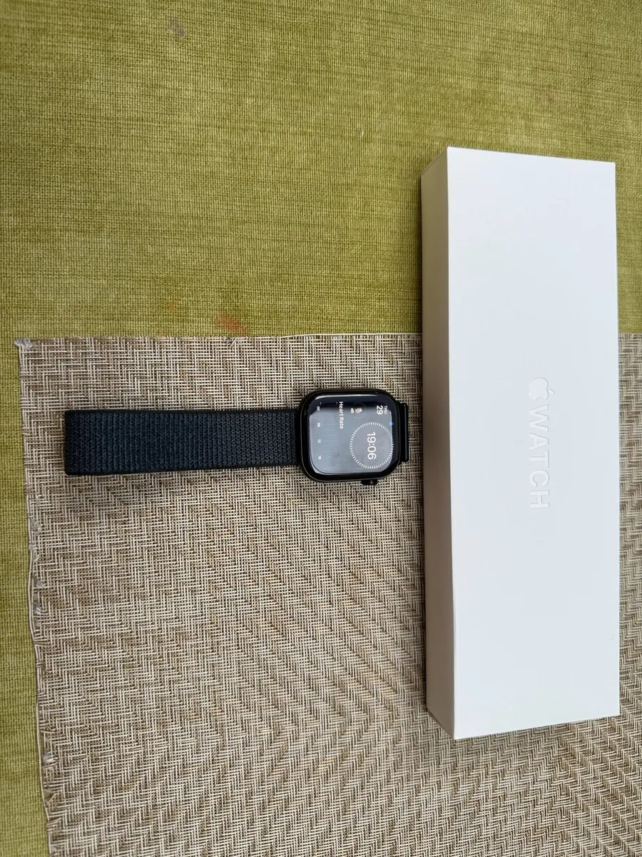 Apple Watch Series 10 46mm “Jet Black” - Image 2