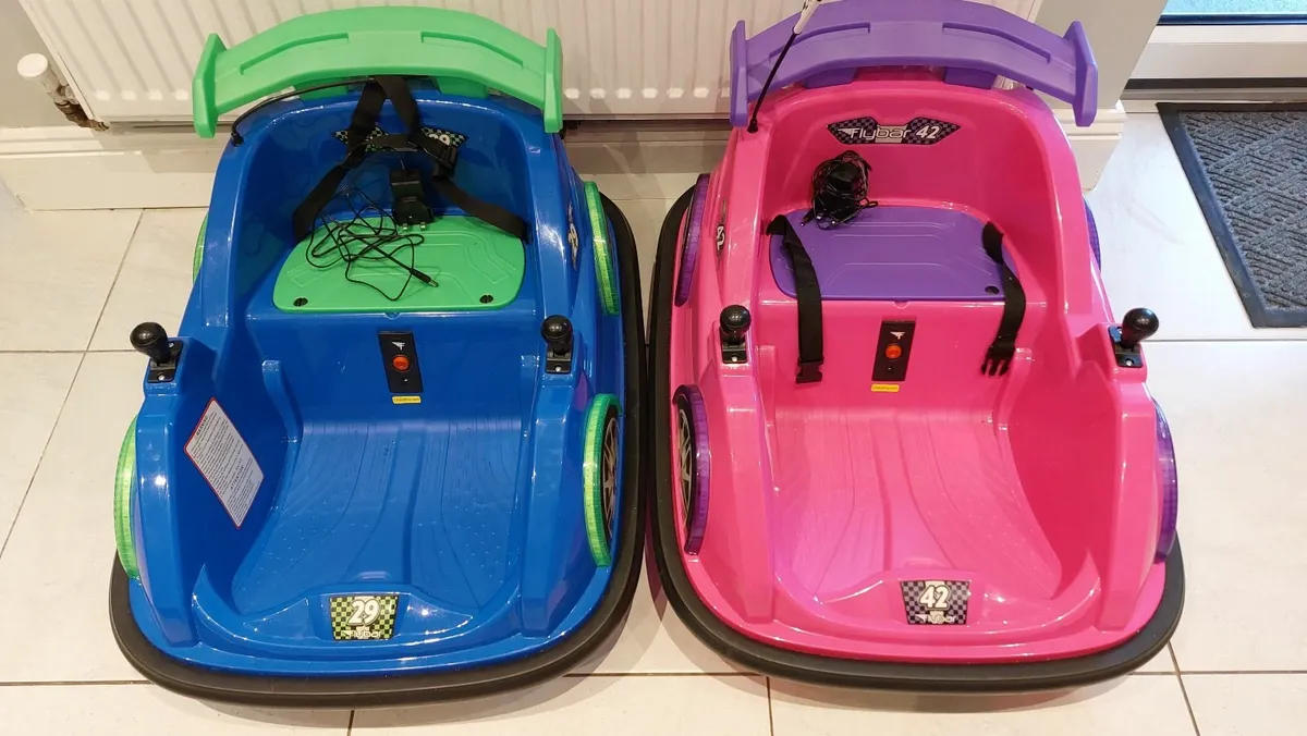 2x 6V Bumper Car, Flybar Racer, Blue + Pink - Image 1