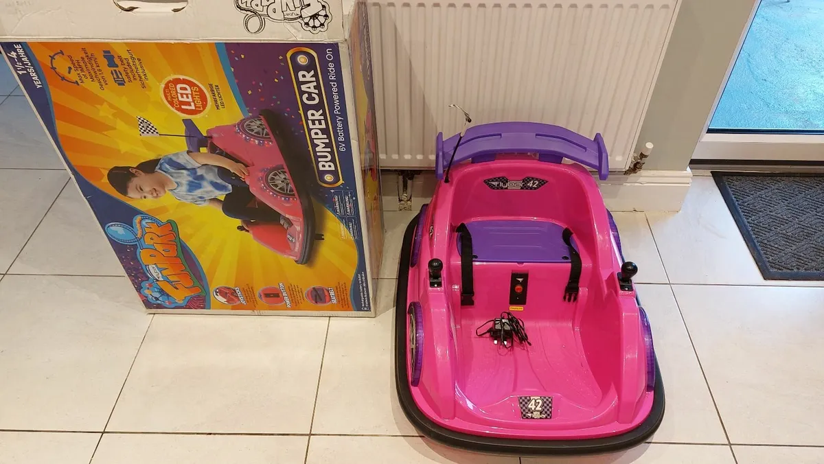 2x 6V Bumper Car, Flybar Racer, Blue + Pink - Image 3