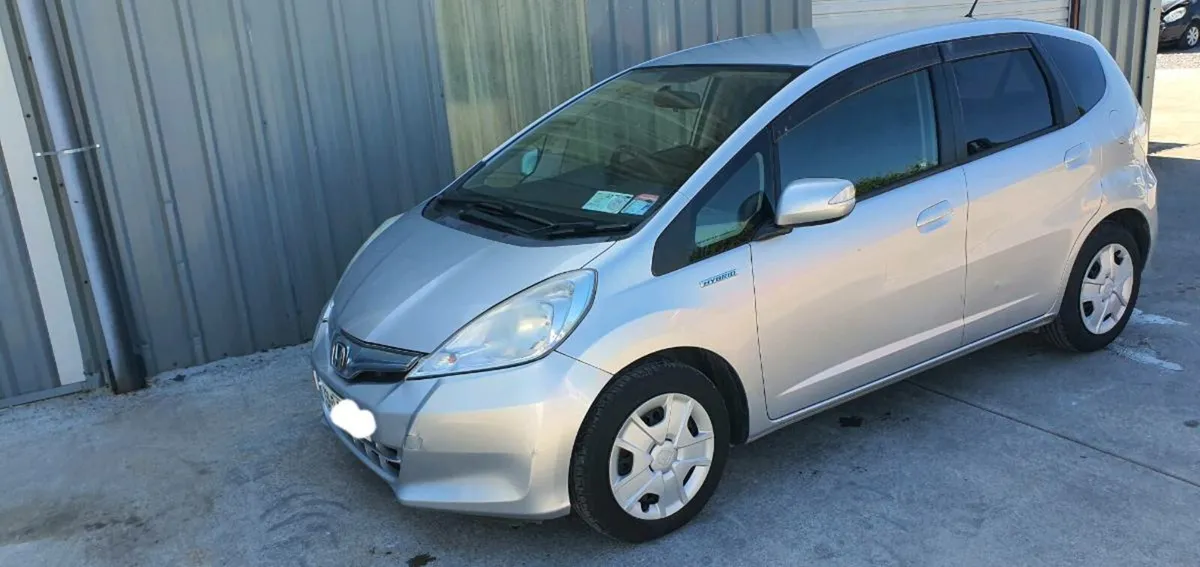131 HONDA FIT HYBRID - Image 3