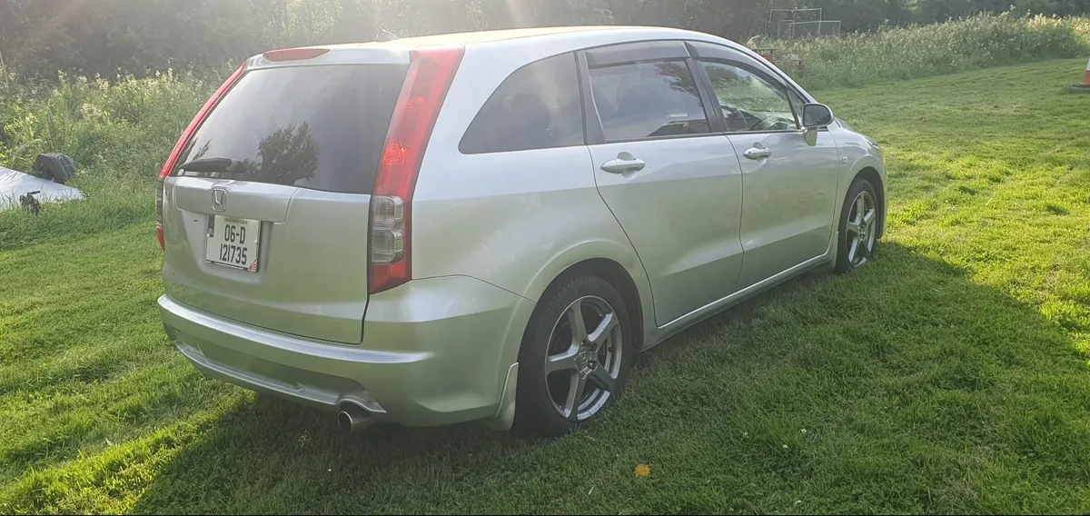 Honda Stream 2006 - Image 2