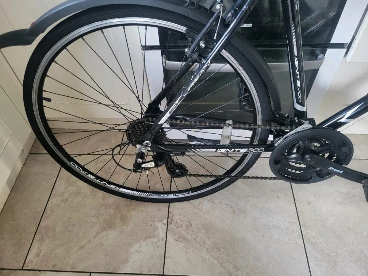 Hybrid bike - Image 3
