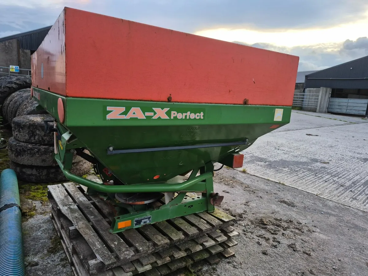 Amazone ZA-X  Perfect Fertiliser Spreader - Image 3