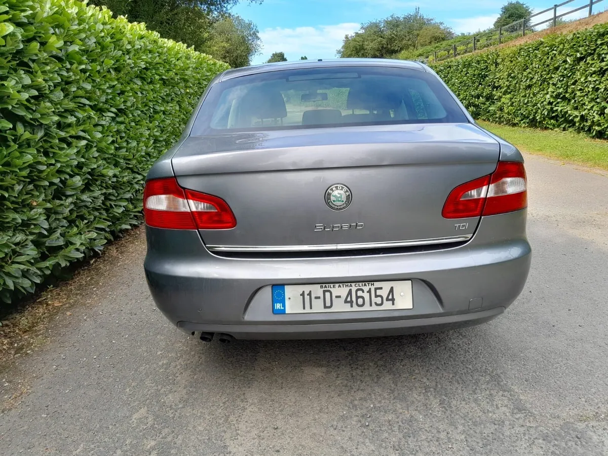 SKODA SUPERB - Image 2