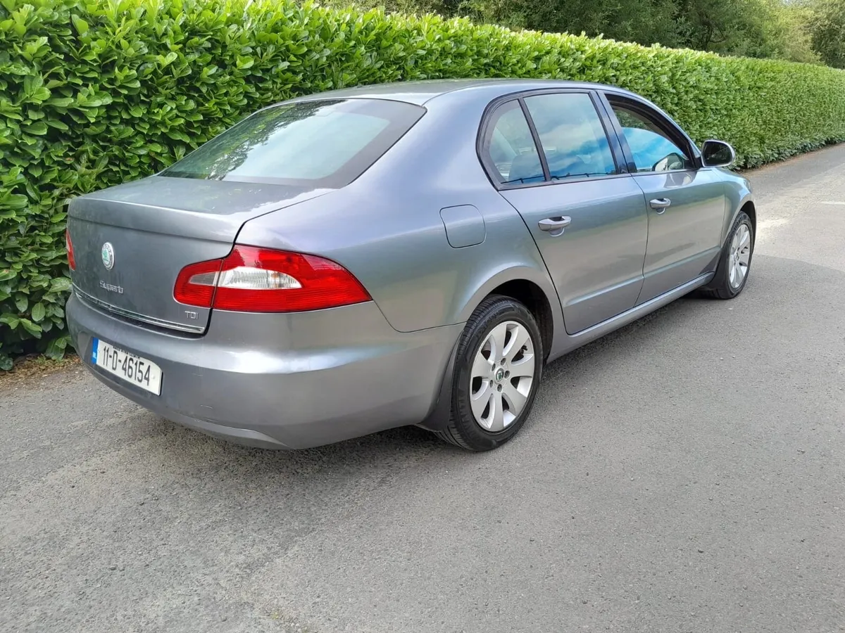 SKODA SUPERB - Image 3