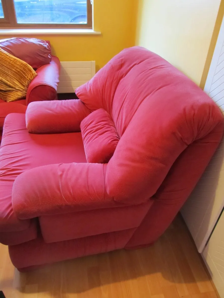 couch - Image 1