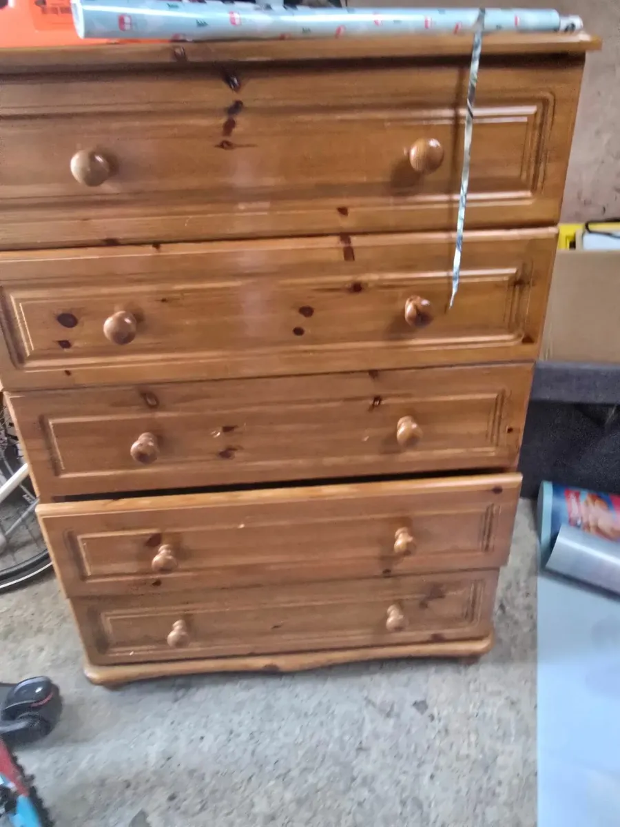 Chest of drawers - Image 1