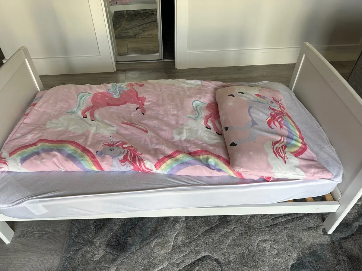 Toddler bed - Image 2