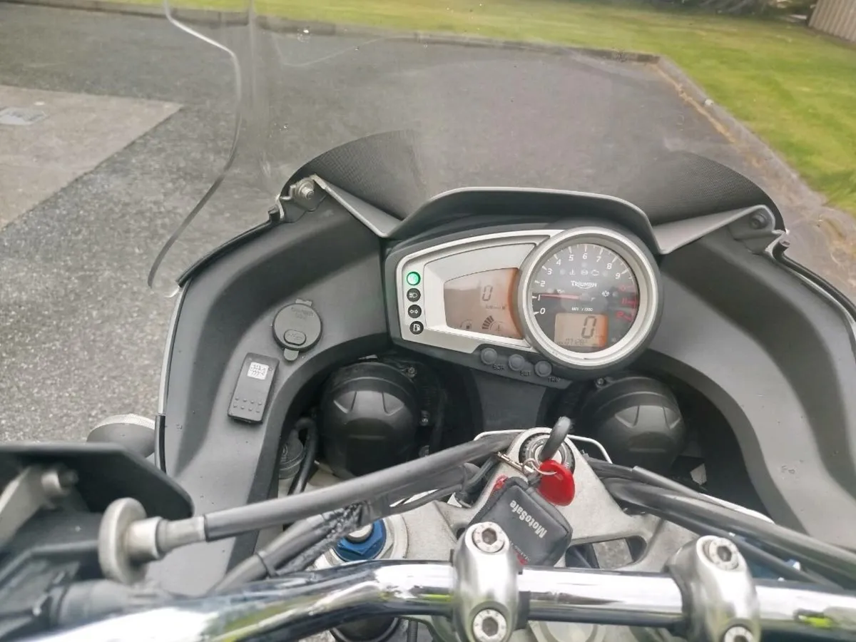 Motorbike - Image 3
