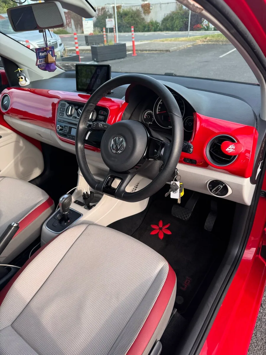 Volkswagen UP! - Image 2