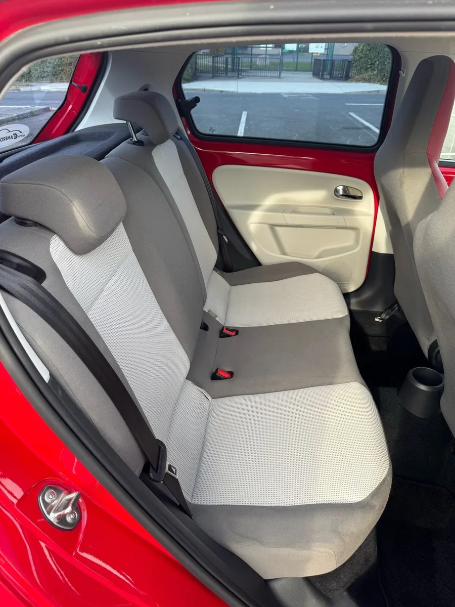 Volkswagen UP! - Image 3