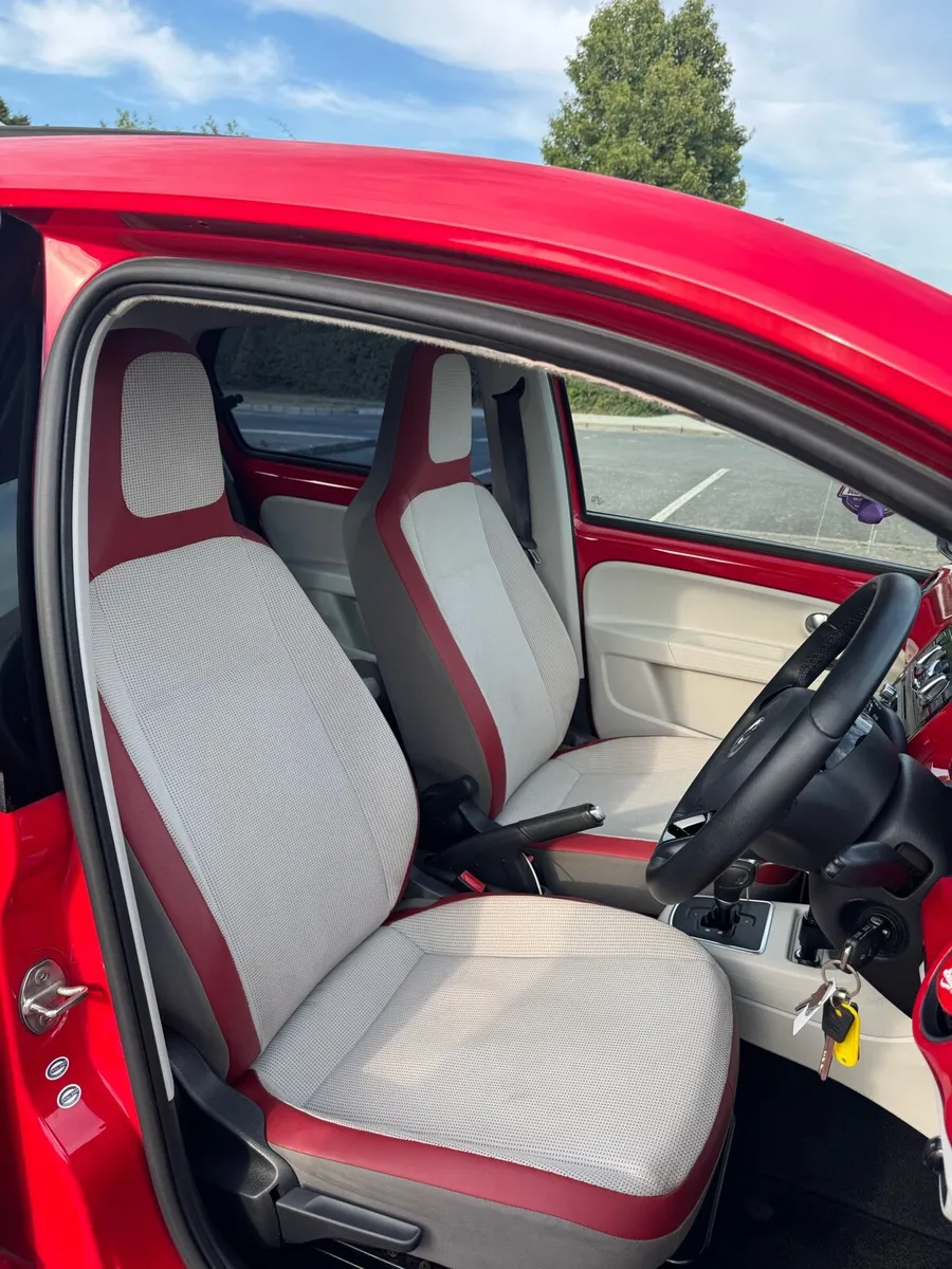 Volkswagen UP! - Image 4