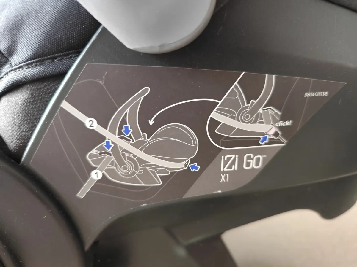 BeSafe izi Go X1 Infant Car Seat and isofix base - Image 4