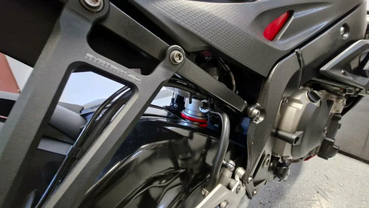 Motorbike - Image 4