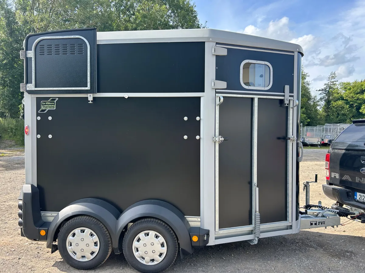 New Ifor Williams HB506 Deluxe Horsebox - Image 1