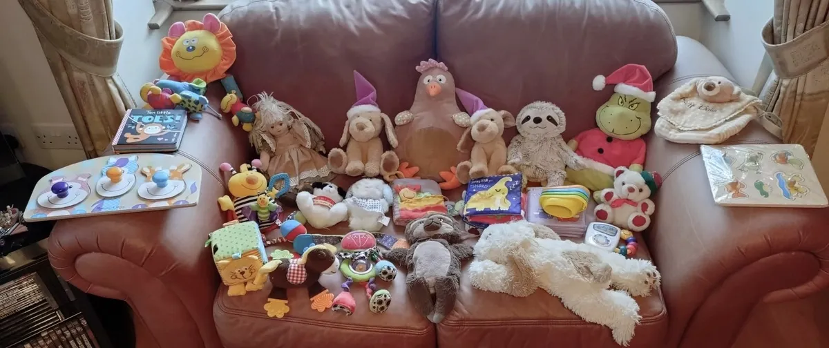 LOTS OF TOYS (USED). - Image 1