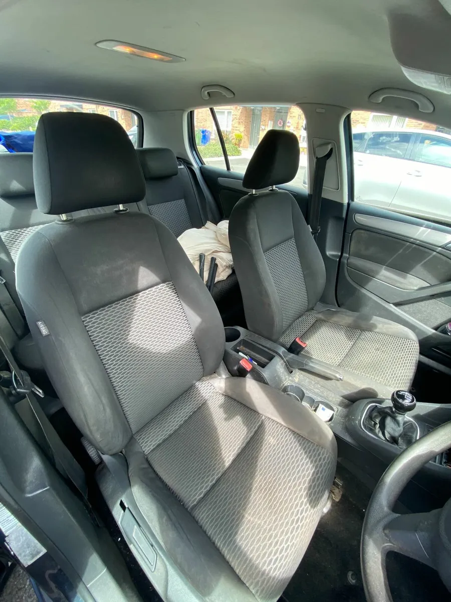 Volkswagen Golf 2009 - 1.6 TDI - Image 3