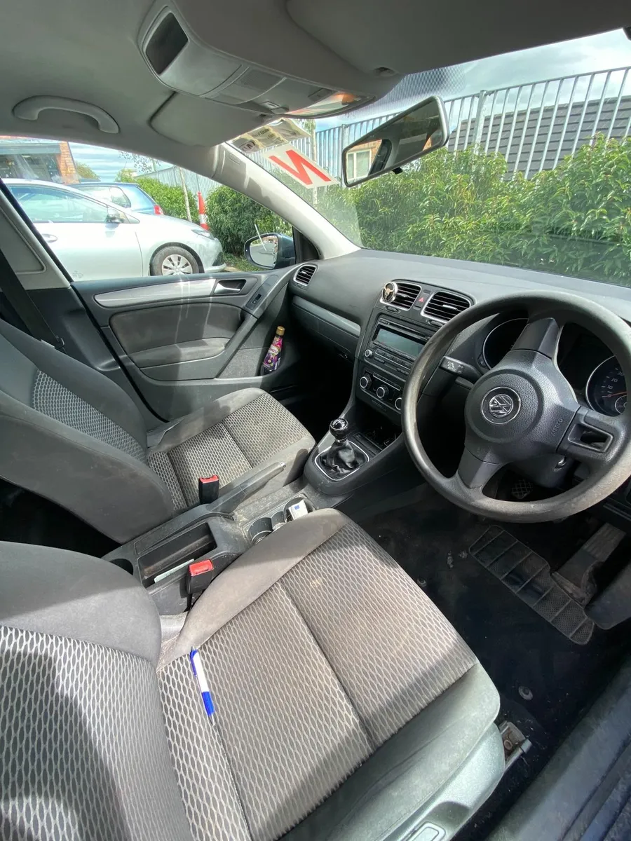 Volkswagen Golf 2009 - 1.6 TDI - Image 4