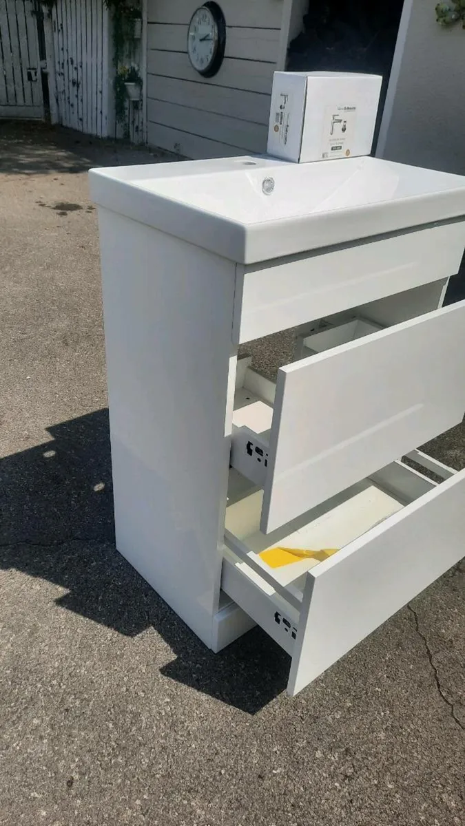 Bathroom Sink Unit - Image 1
