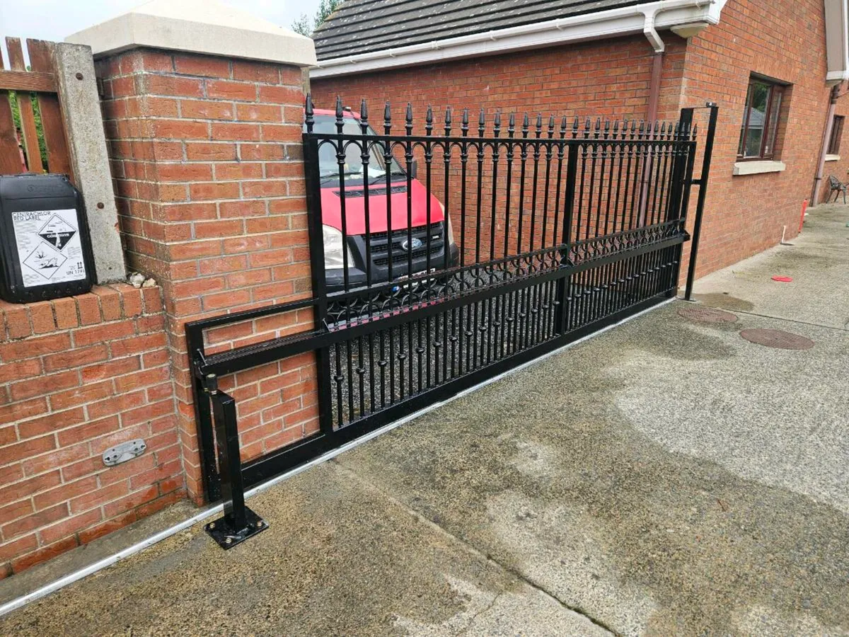 Gates - Image 2
