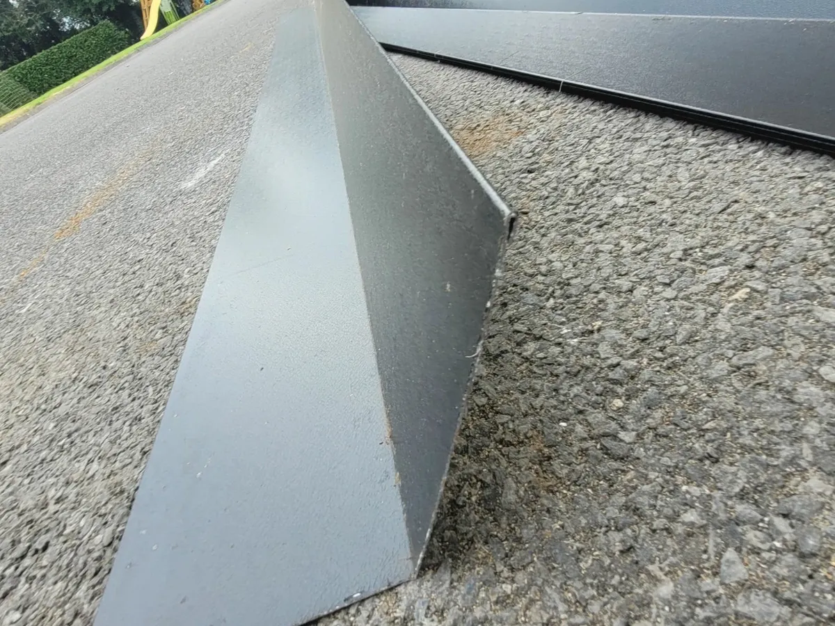 Metal sheeting Flashing and end trim. - Image 2