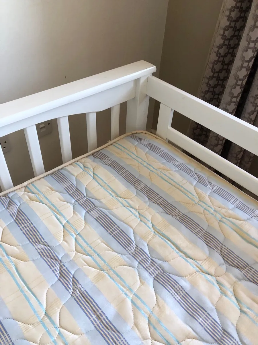 Bed - Image 3