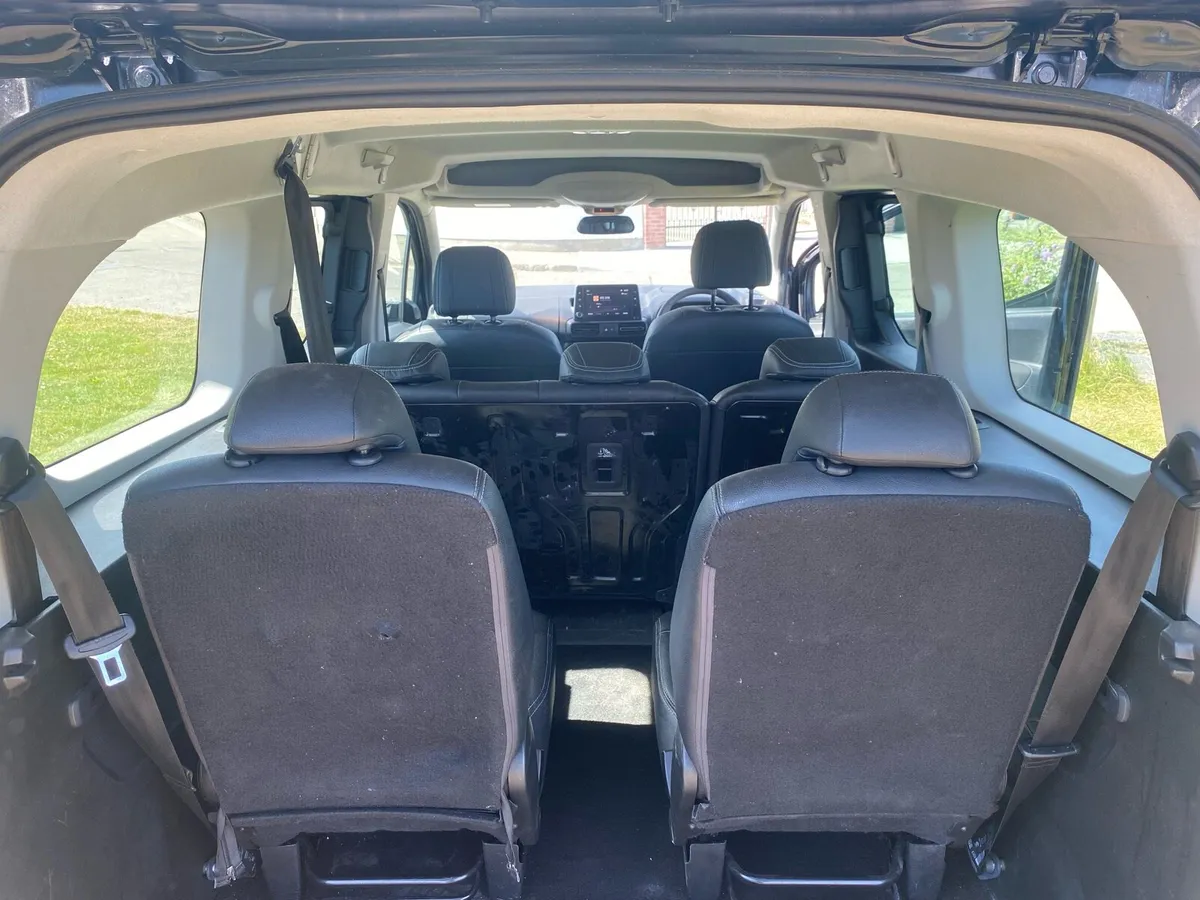 Opel combo 1.5 life 7-seater - Image 3